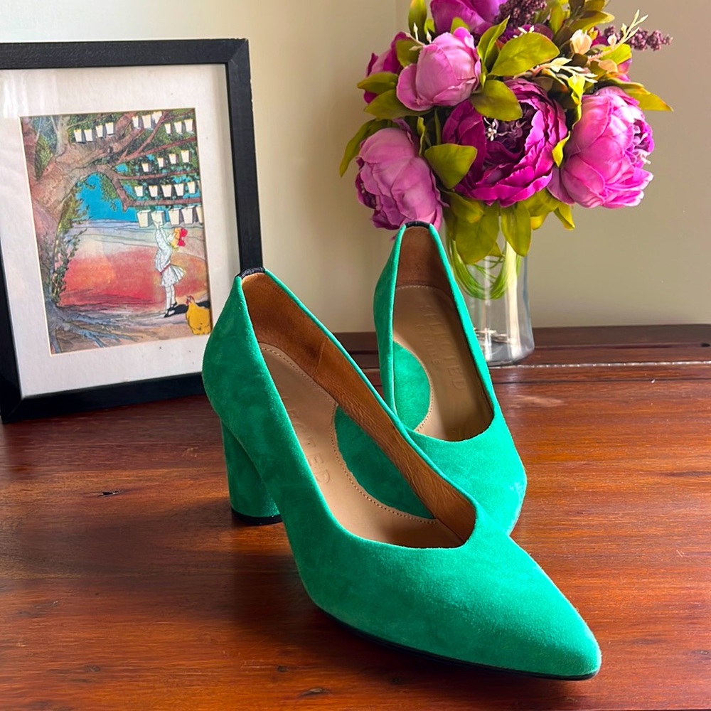 NWOT Gorgeous Green Heels! Selected Femme suede block heel!
